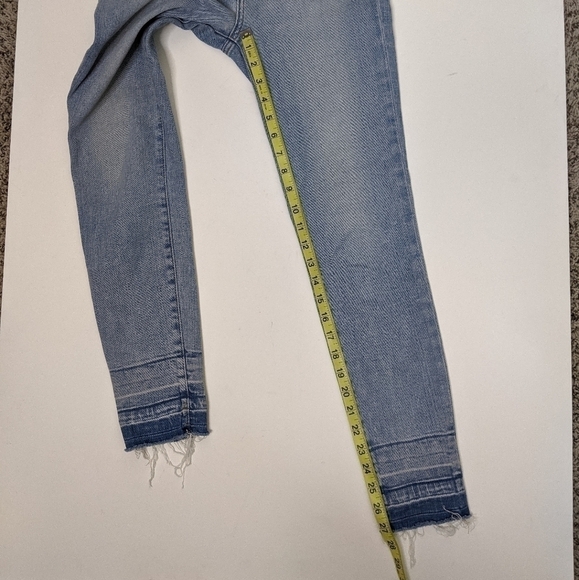 Current Elliott High Rise Light Wash Stiletto Skinny Jeans - Picture 9 of 9